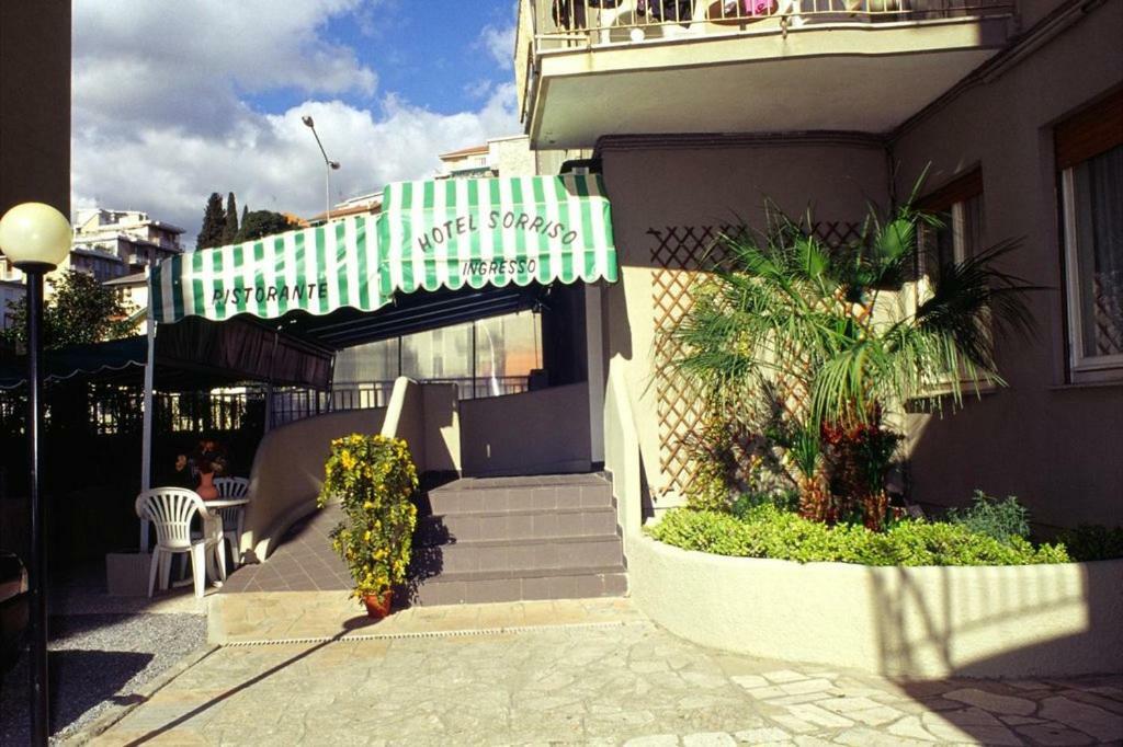 Albergo Sorriso Spotorno Exteriör bild